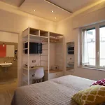 Vanvitelli Domus Pensjonat 3*