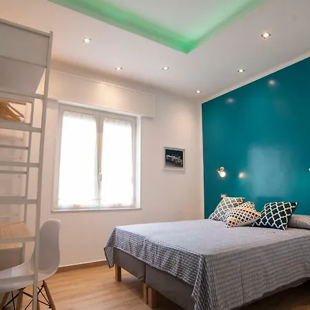 Vanvitelli Domus 3* Neapol