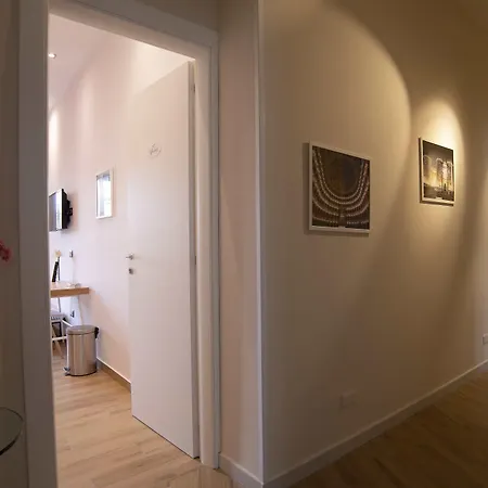 Pensjonat Vanvitelli Domus 3*