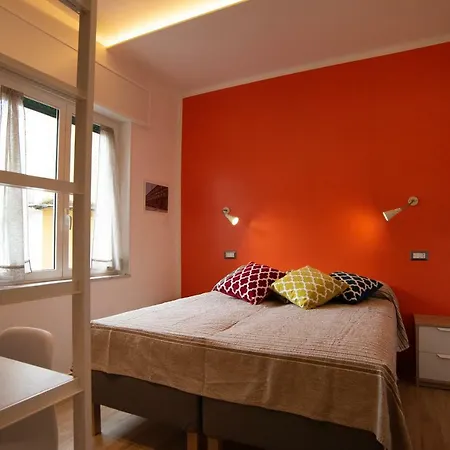 Vanvitelli Domus Pensjonat 3*